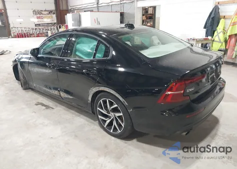 2020 Volvo S60 T6 Momentum z USA, uszkodzony, nr VIN 7JRA22TK2LG037409